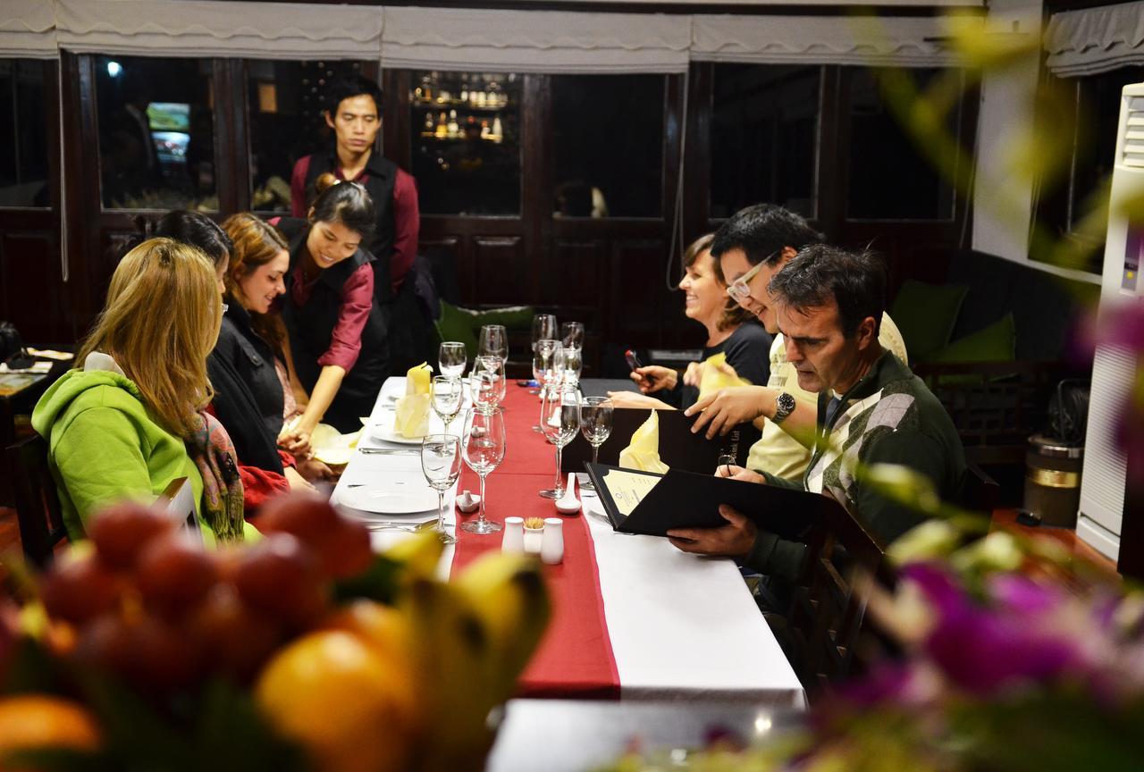 下龍 花园湾高级游轮酒店 外观 照片